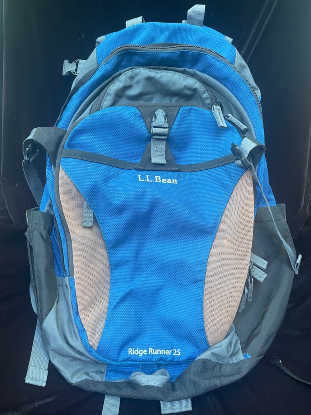 L.L.Bean Ridge Runner 25 hiking backpack. Really Nice Condition!